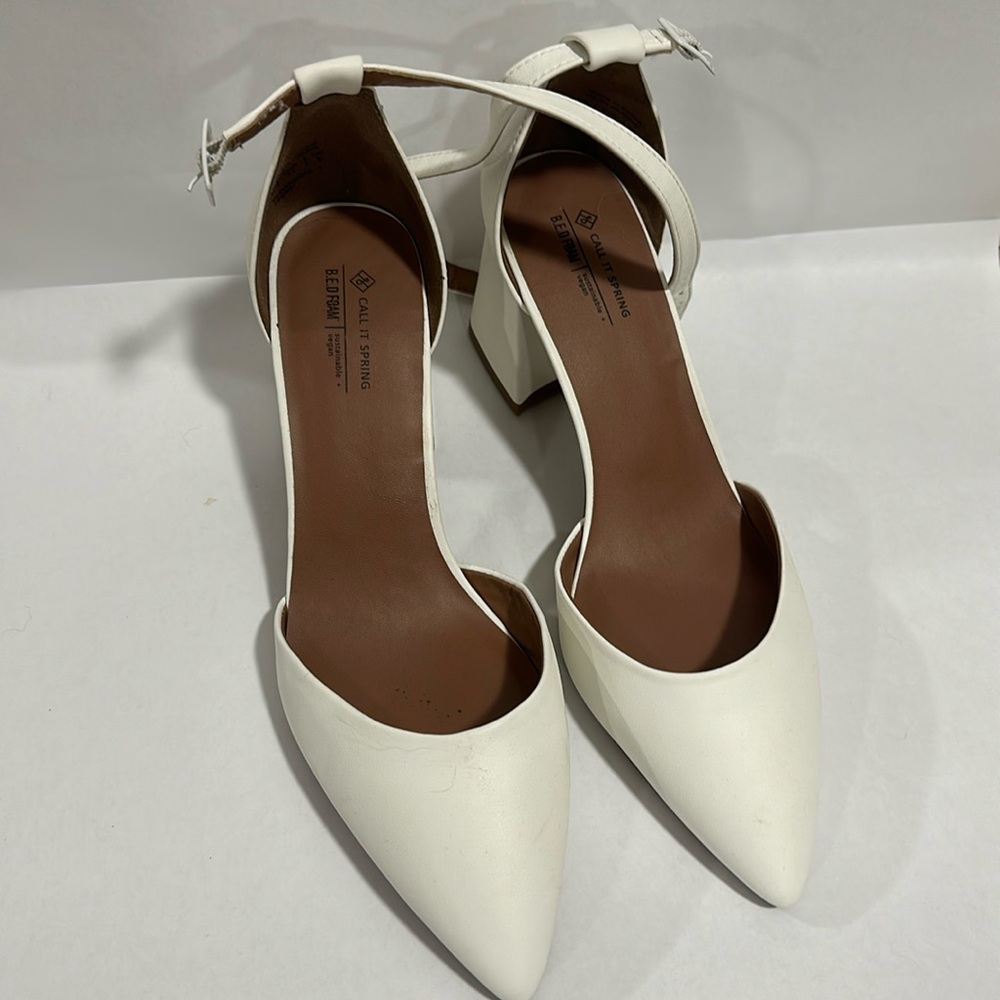Brand new. Never worn. Tags still on. Was an option for wedding